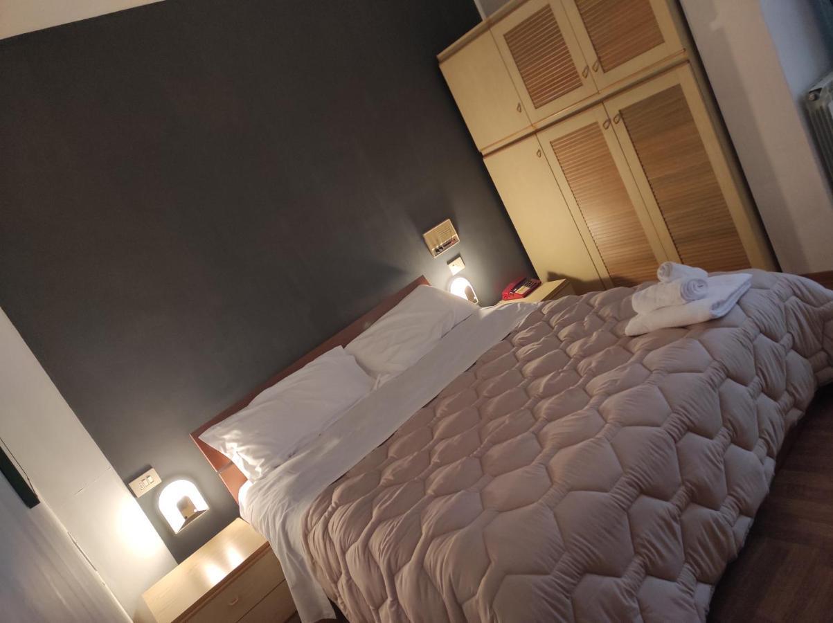 Hotel Centrale Chiusi Quarto foto