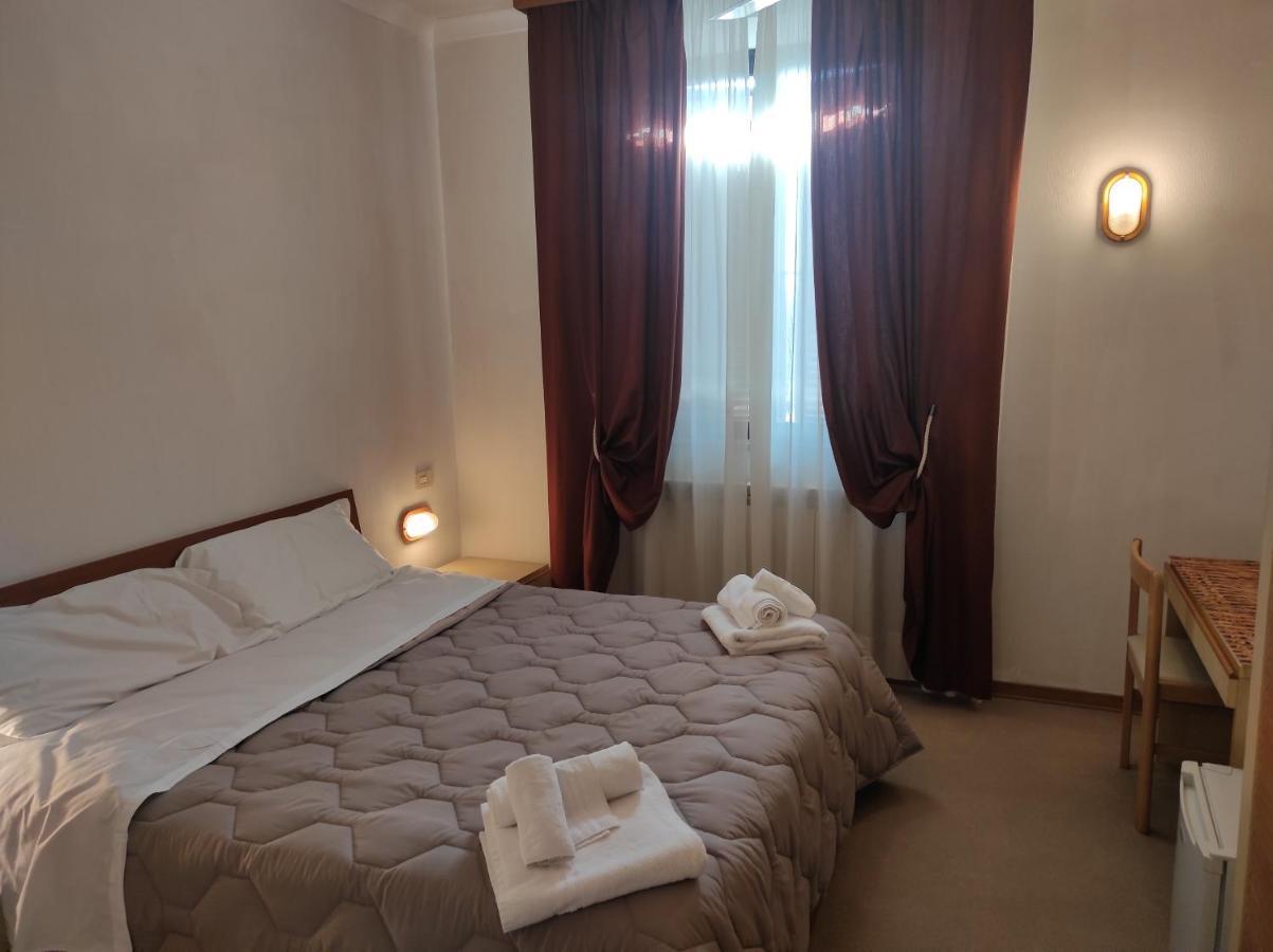 Hotel Centrale Chiusi Quarto foto