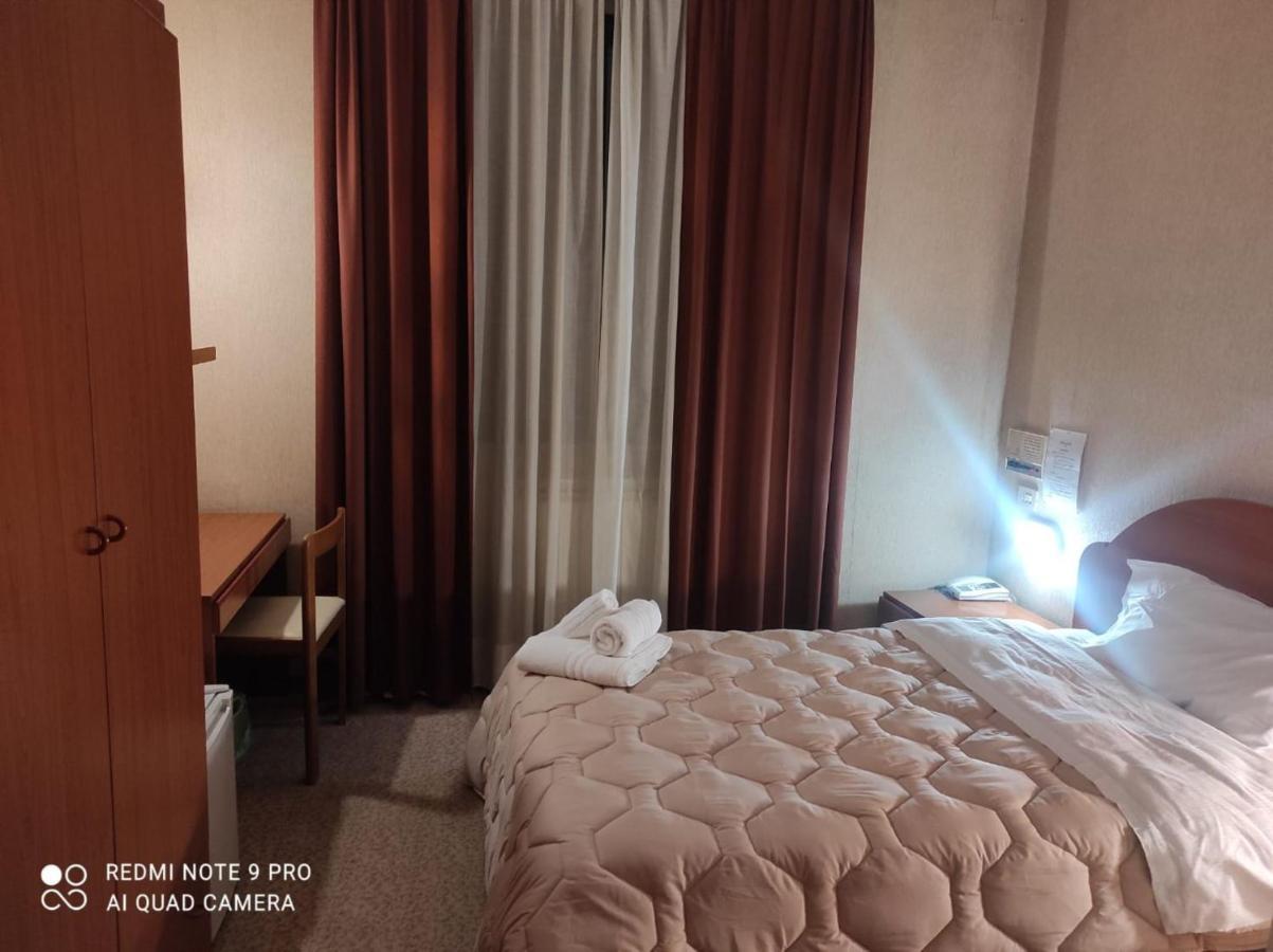 Hotel Centrale Chiusi Quarto foto