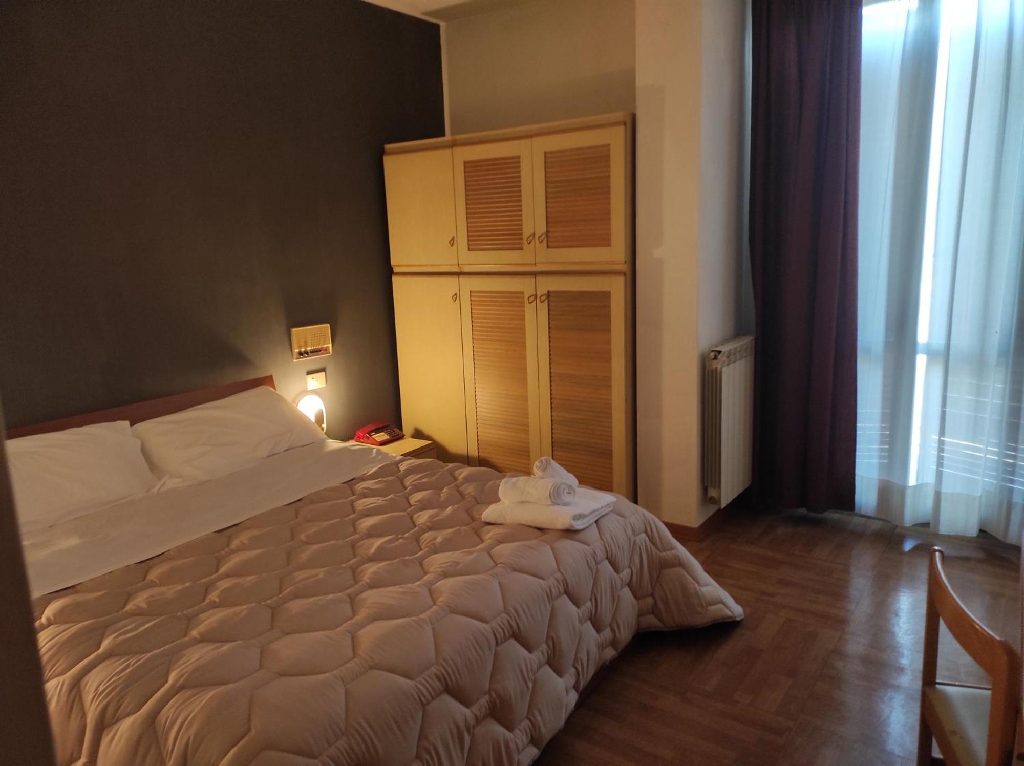 Hotel Centrale Chiusi Quarto foto