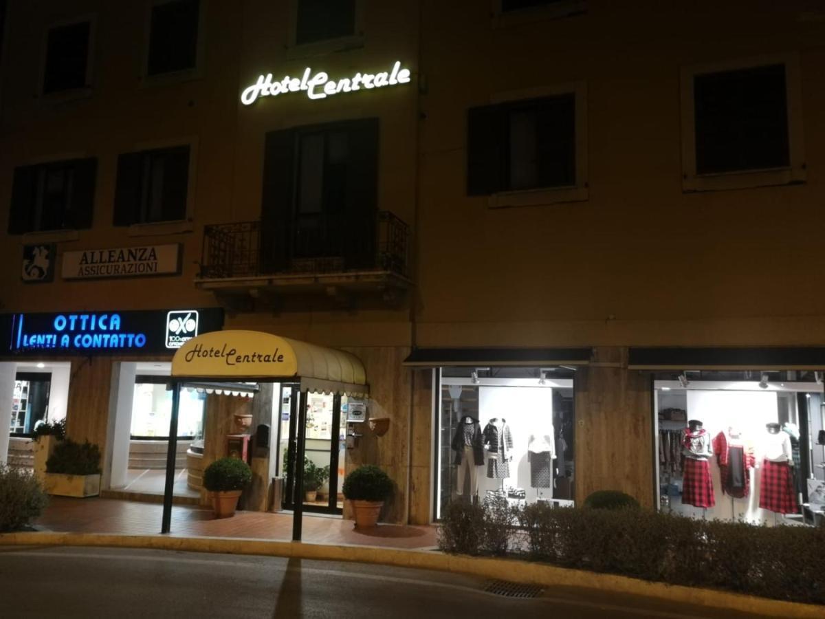 Hotel Centrale Chiusi Exterior foto